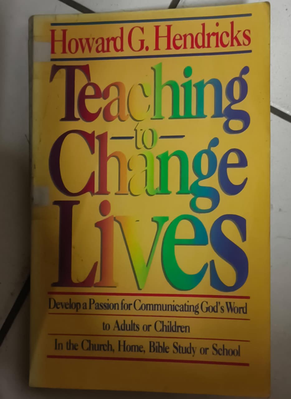 Cover buku Teaching to Change Lives