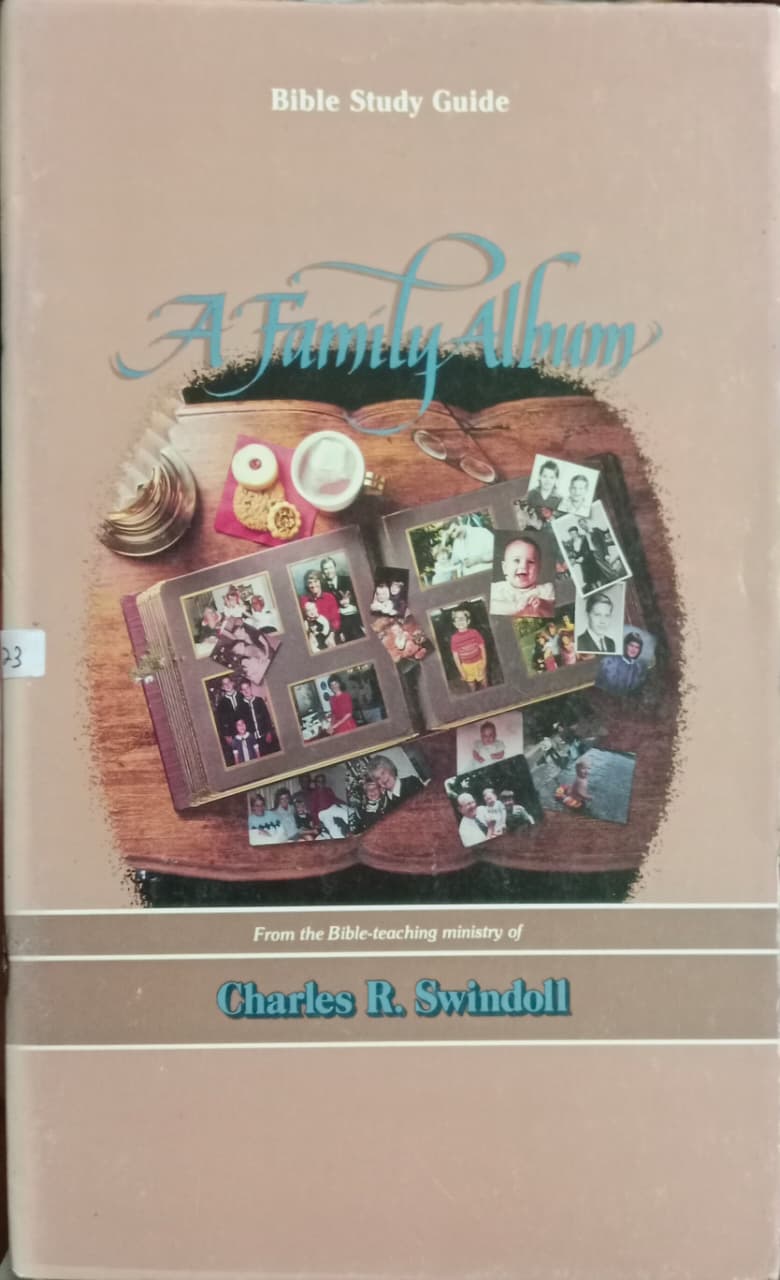 Cover buku A Family Album