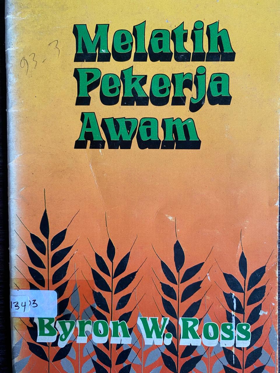 Cover buku Melatih Pekerja Awam