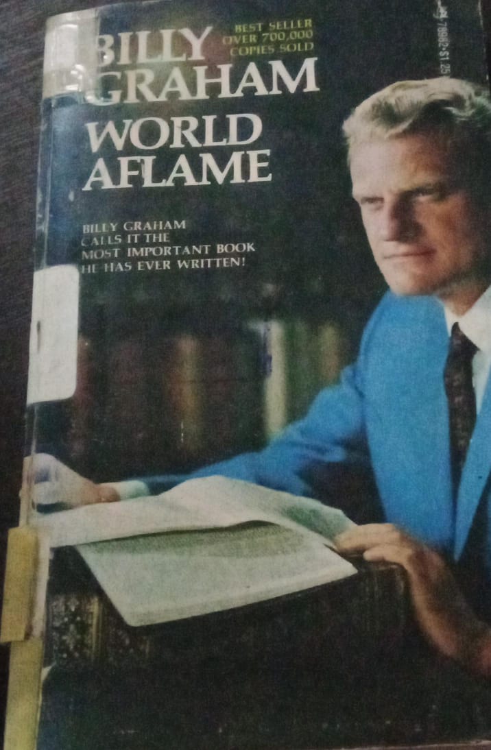 Cover buku WORLD AFLAME