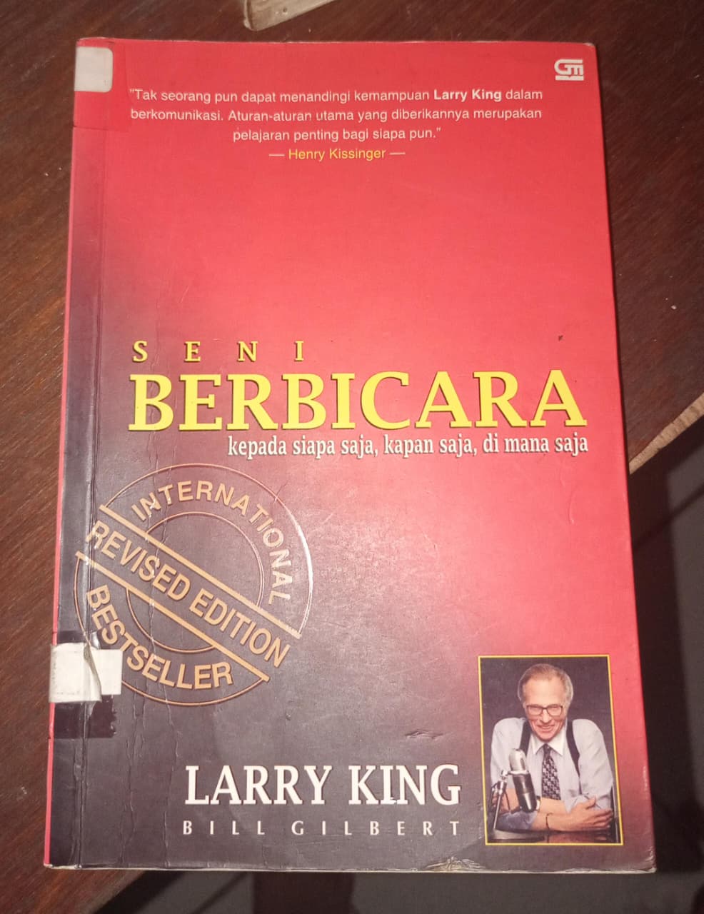 Cover buku SENI BERBICARA KEPADA SIAPA SAJA, KAPAN SAJA, DI MANA SAJA