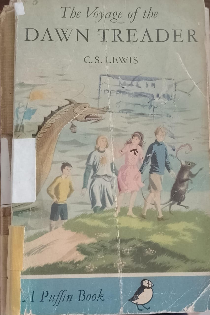 Cover buku The Voyage Of the DAWN TREADER