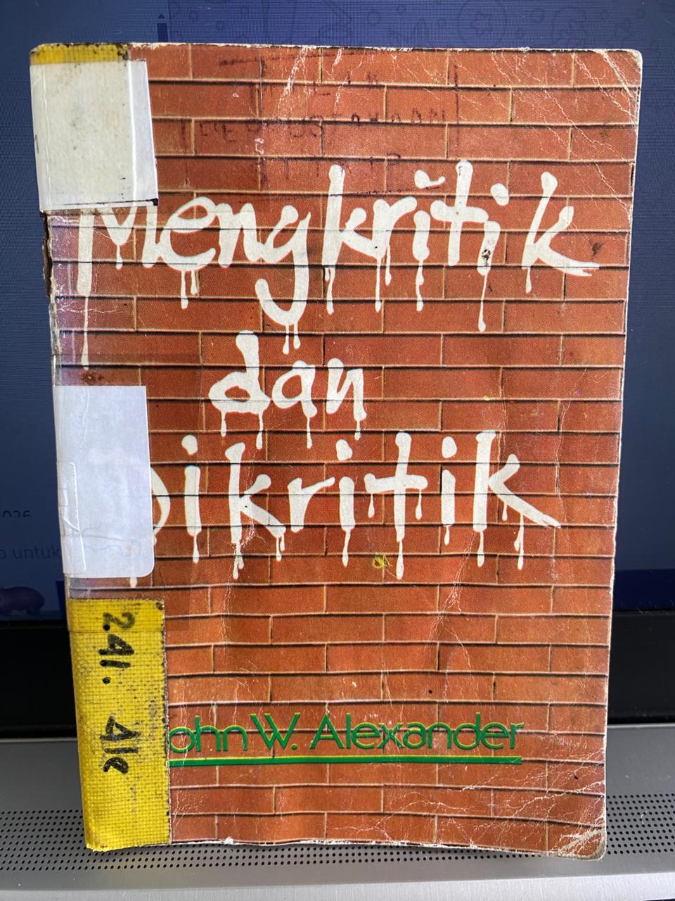 Cover buku Mengkritik Dan Dikritik