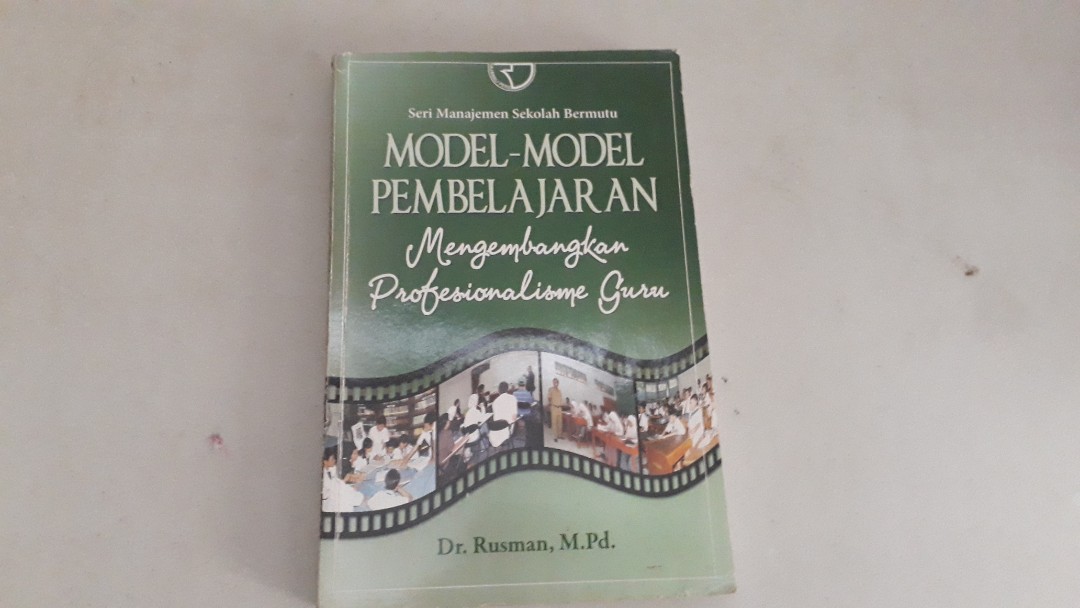 Cover buku Model-Model Pembelajaran Mengembangkan Profesional Guru