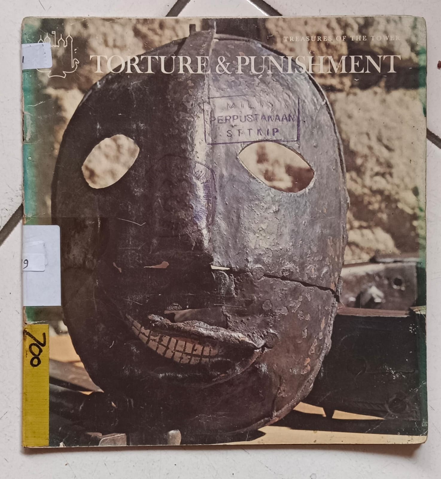 Cover buku TORTURE & PUNISHMENT