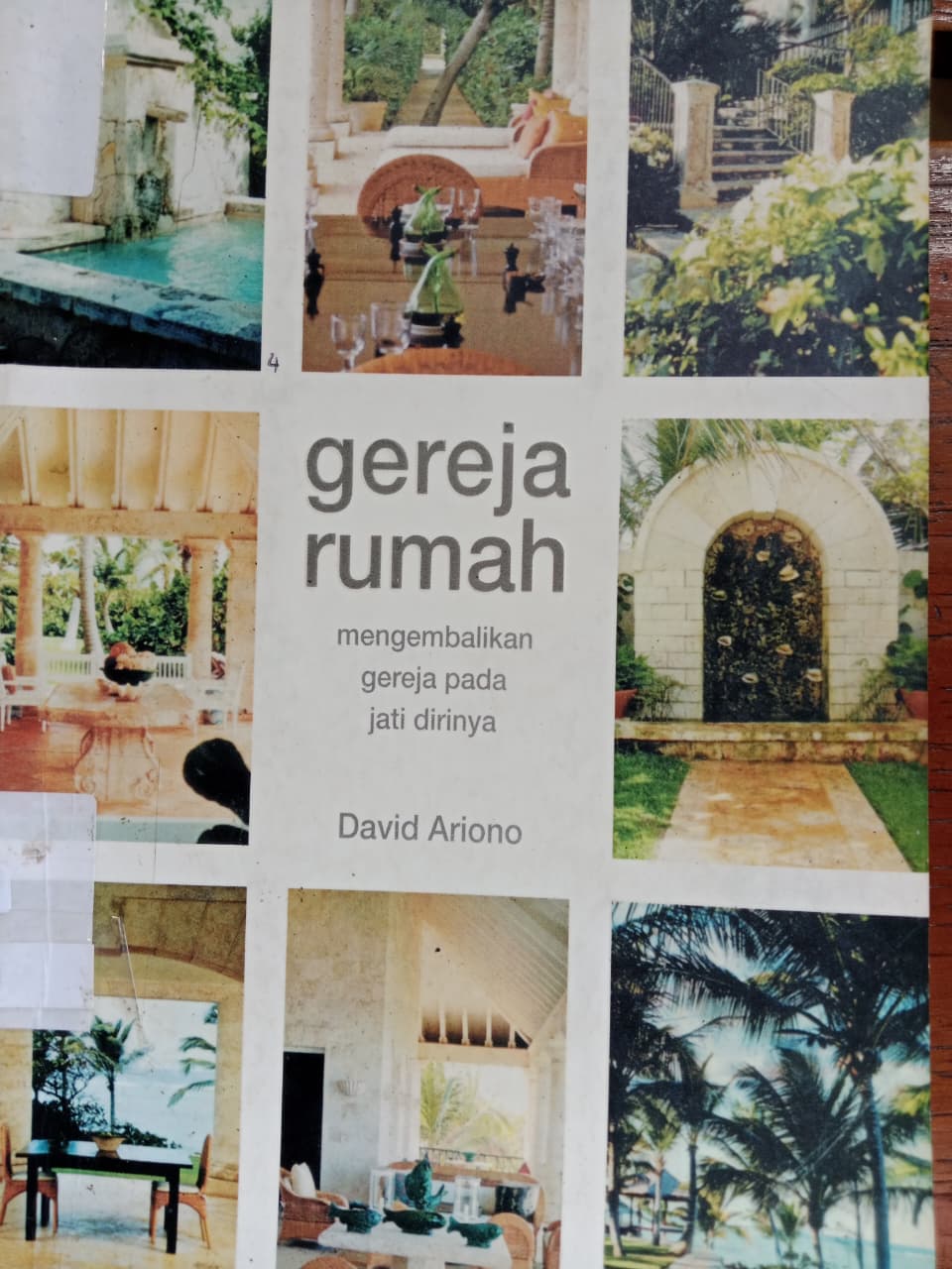 Cover buku gereja rumah mengembalikan gereja pada jati dirinya