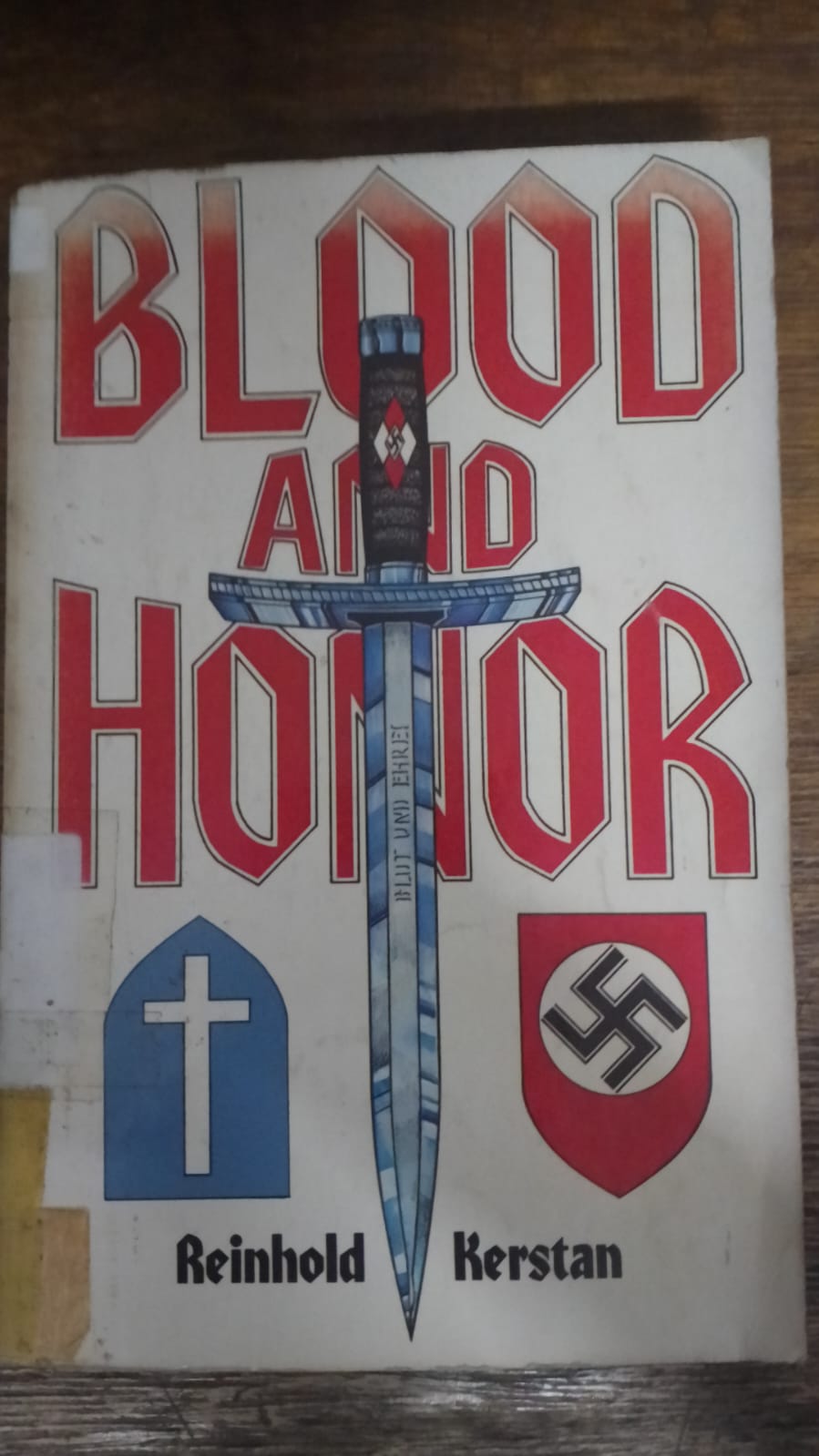 Cover buku BLOOD AND HONOR