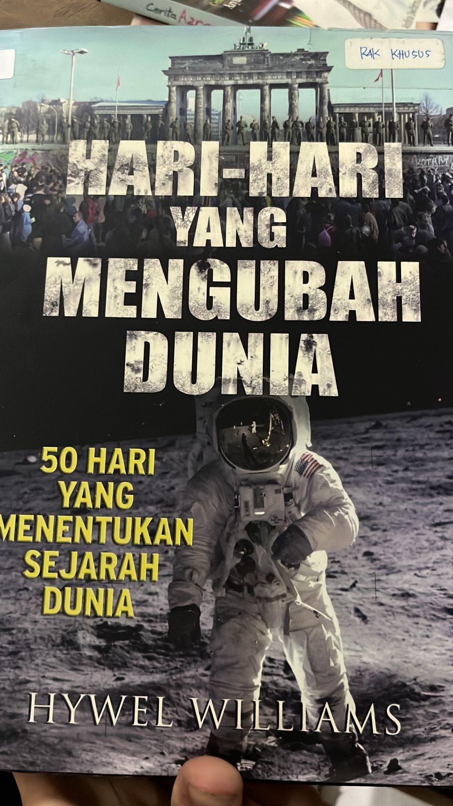 Cover buku Hari-Hari Yang Mengubah Dunia